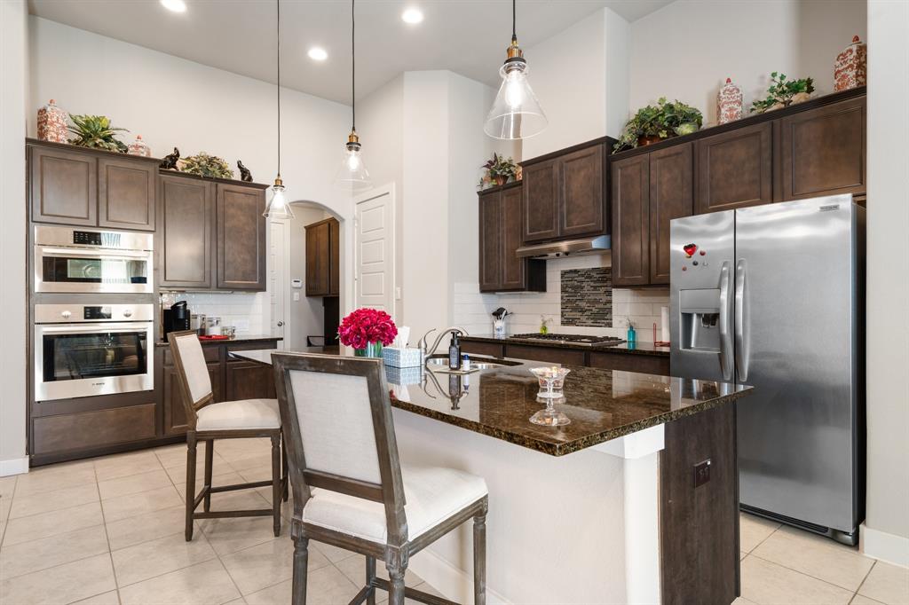320 Black Walnut Court, Conroe, Texas image 9