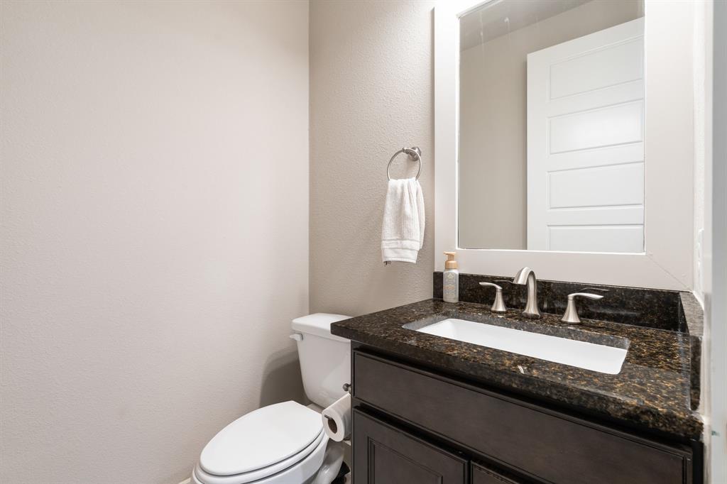 320 Black Walnut Court, Conroe, Texas image 7