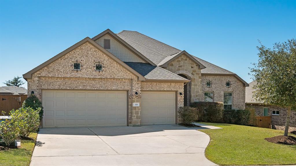320 Black Walnut Court, Conroe, Texas image 2