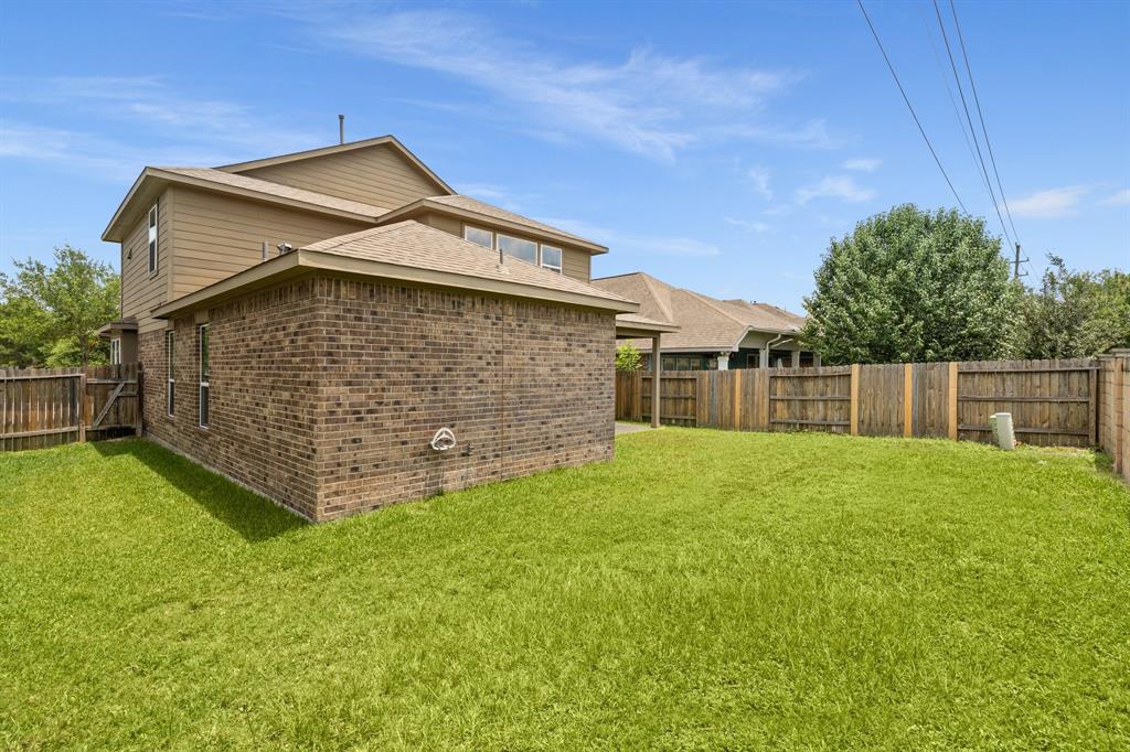 9710 Layton Ridge Drive, Humble, Texas image 33