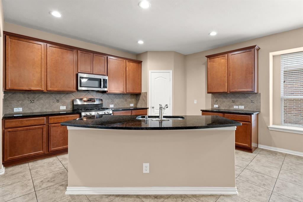 9710 Layton Ridge Drive, Humble, Texas image 12