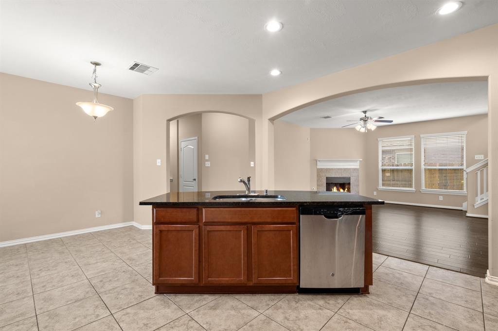 9710 Layton Ridge Drive, Humble, Texas image 15
