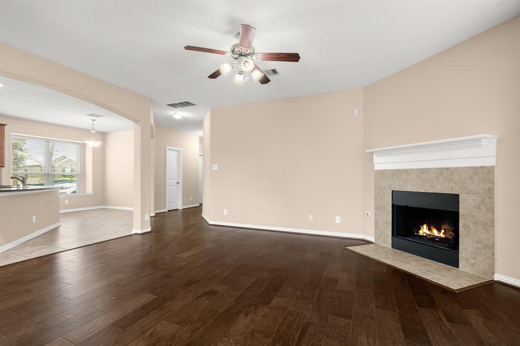 9710 Layton Ridge Drive, Humble, Texas image 8