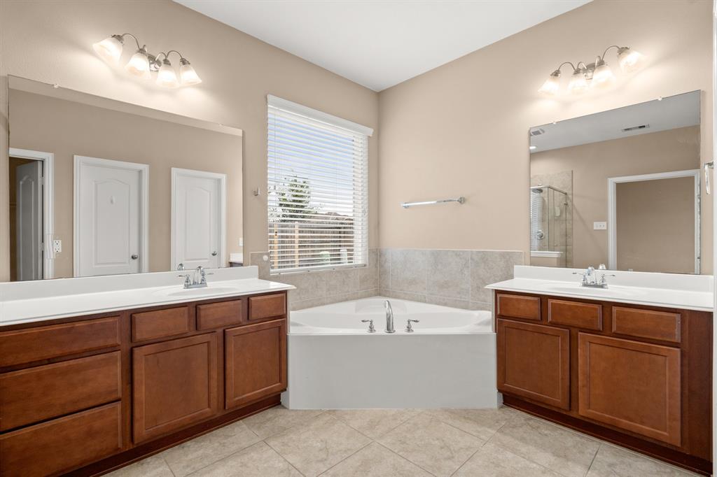 9710 Layton Ridge Drive, Humble, Texas image 21