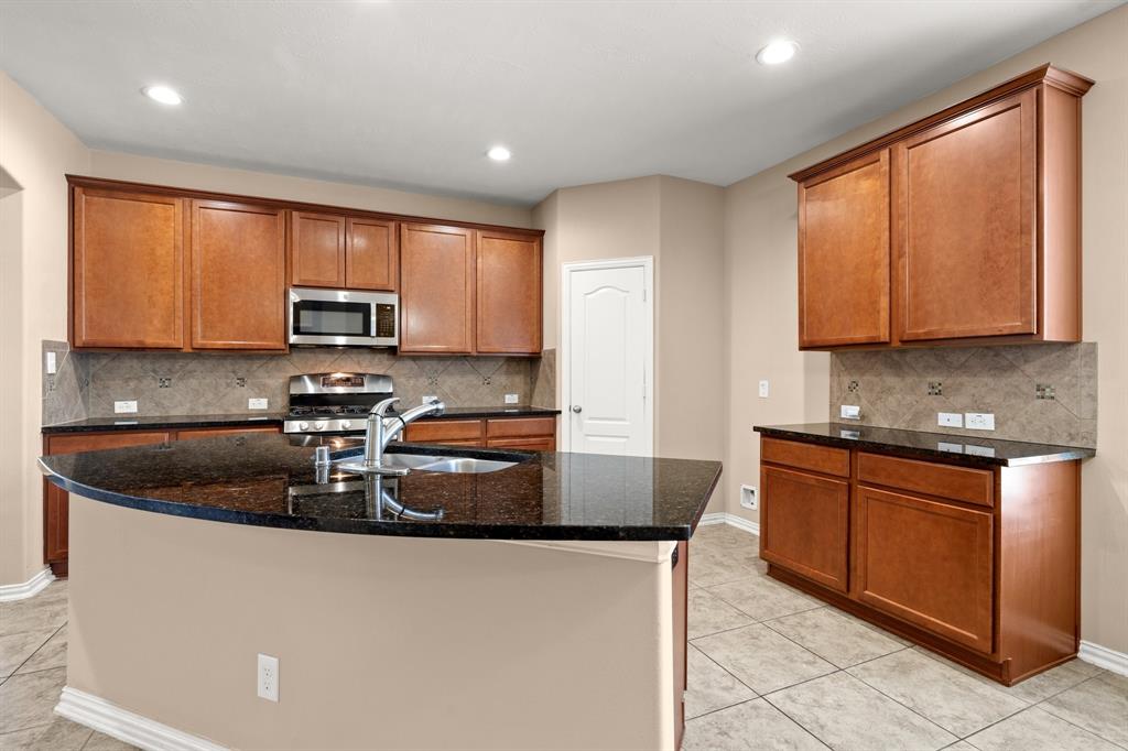 9710 Layton Ridge Drive, Humble, Texas image 13