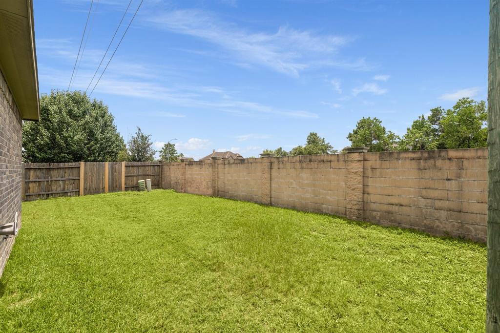 9710 Layton Ridge Drive, Humble, Texas image 35