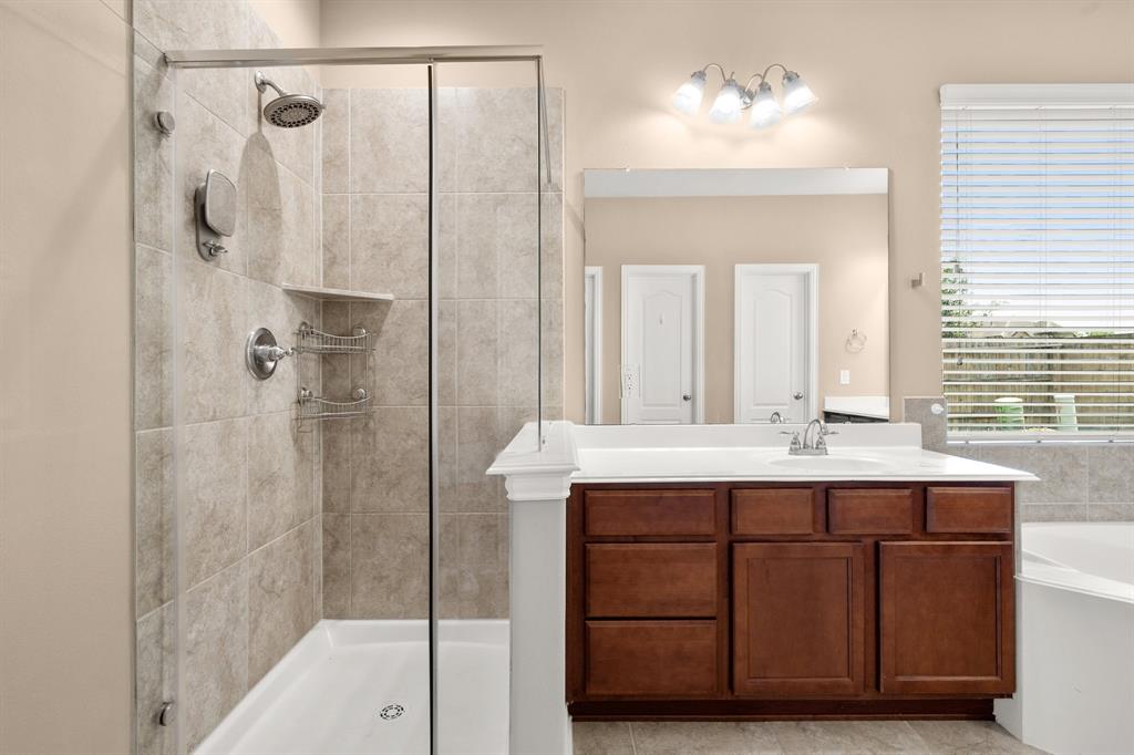 9710 Layton Ridge Drive, Humble, Texas image 22