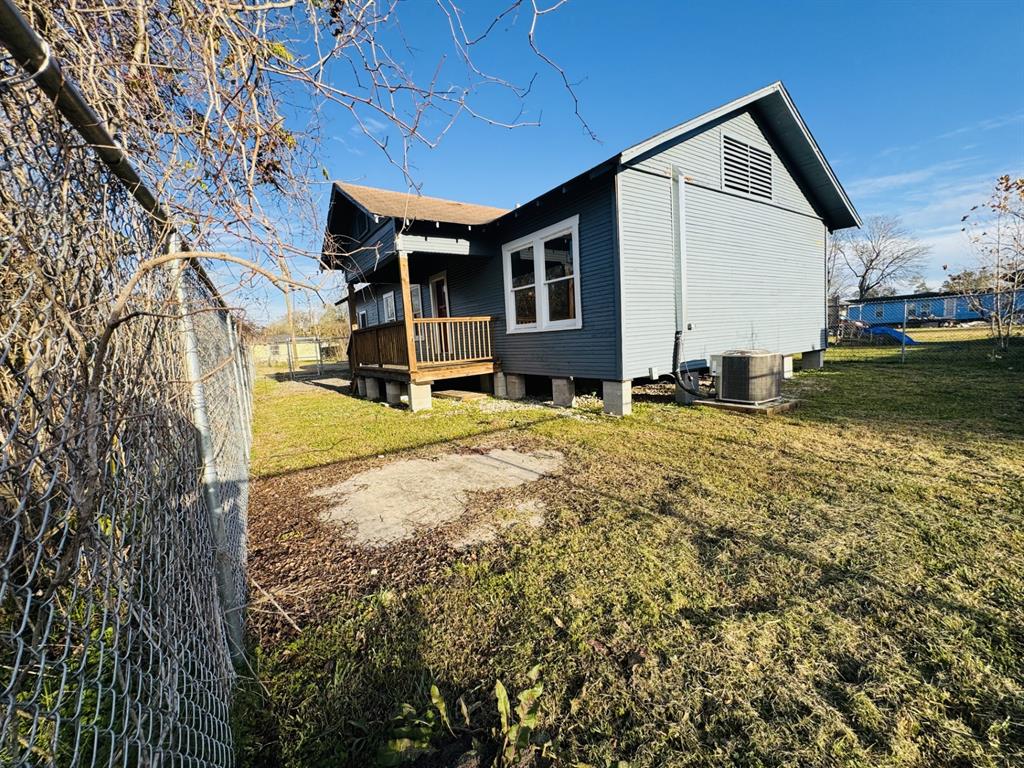 710 Ester Street, Dayton, Texas image 2