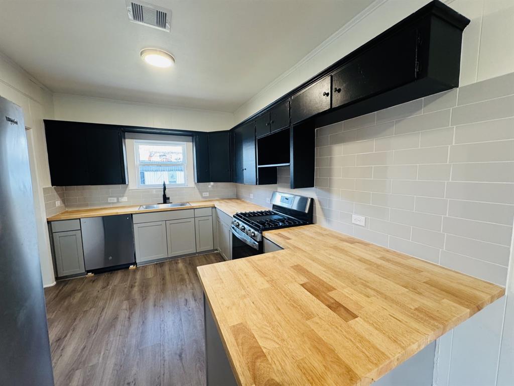 710 Ester Street, Dayton, Texas image 8