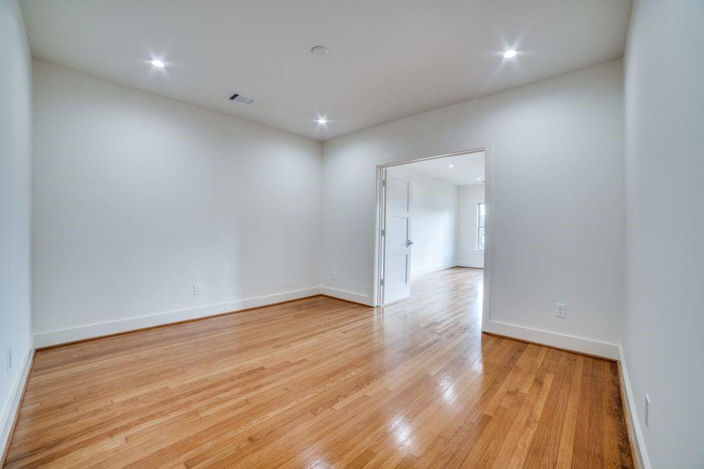 2402 Oakdale Street, Houston, Texas image 21