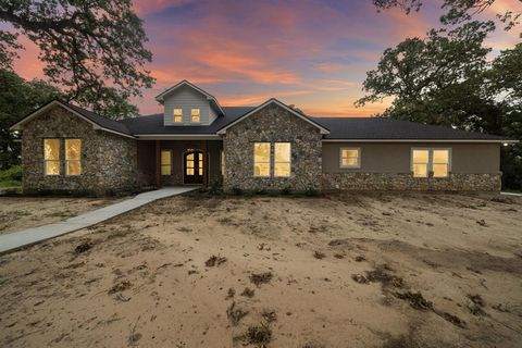 Single Family Residence in Hempstead TX 220 Hogan Lane.jpg