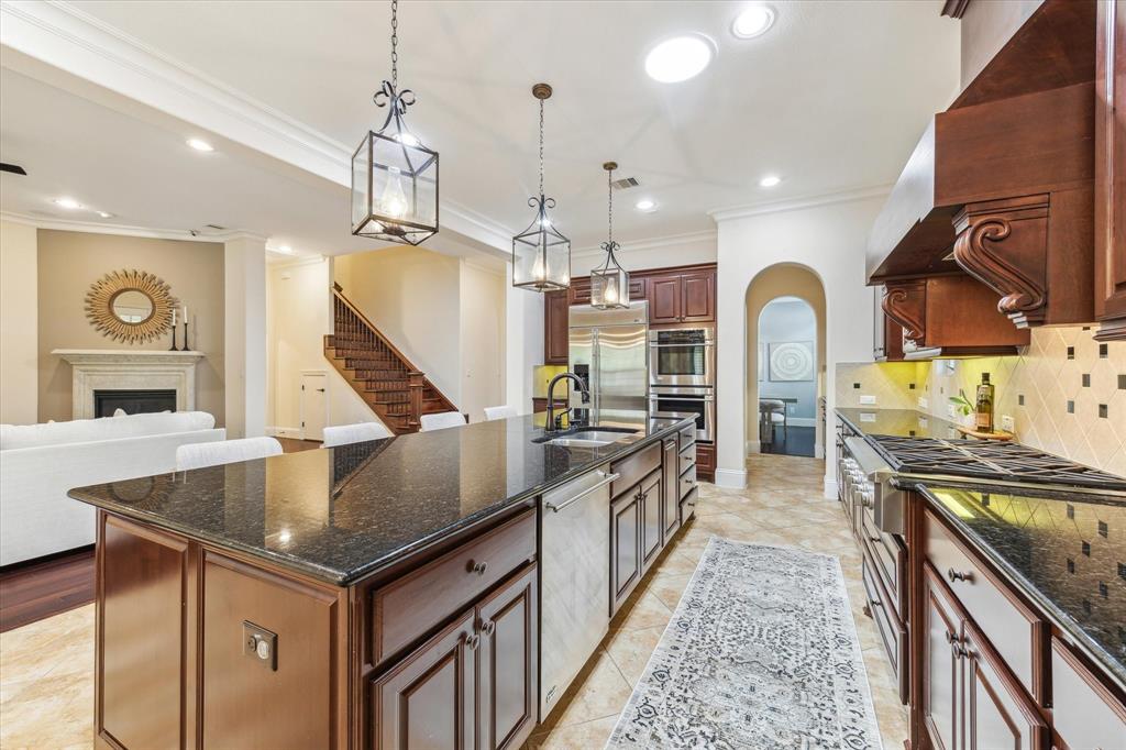 47 S Shasta Bend Circle, Spring, Texas image 17