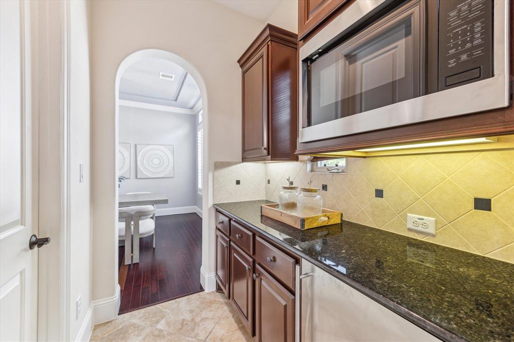 47 S Shasta Bend Circle, Spring, Texas image 18