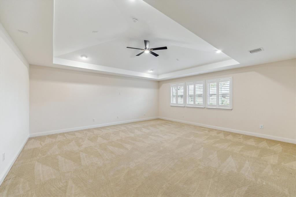 47 S Shasta Bend Circle, Spring, Texas image 33