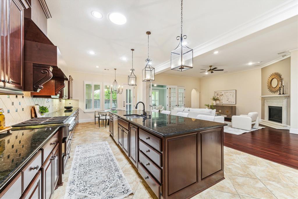 47 S Shasta Bend Circle, Spring, Texas image 19