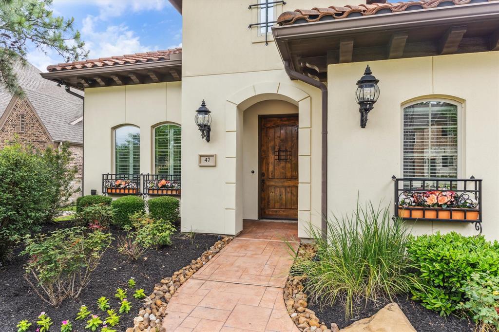 47 S Shasta Bend Circle, Spring, Texas image 3
