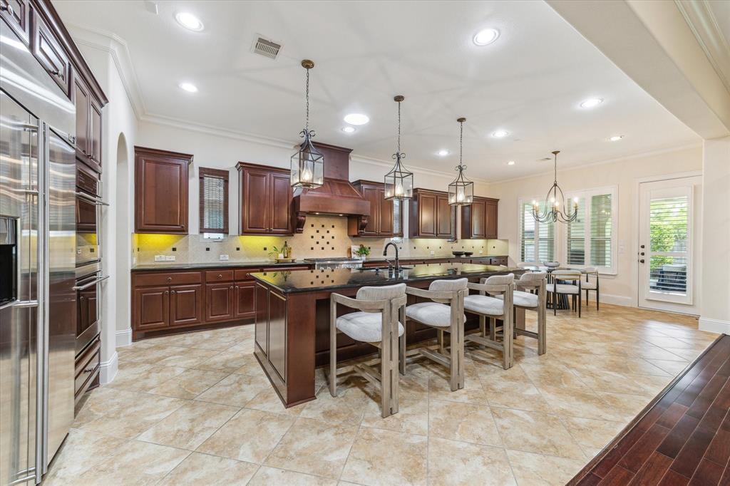 47 S Shasta Bend Circle, Spring, Texas image 15