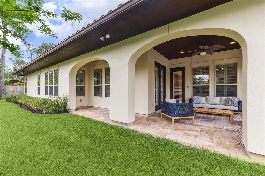 47 S Shasta Bend Circle, Spring, Texas image 37