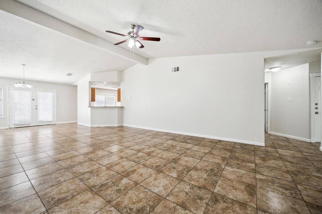 8939 Mansfield