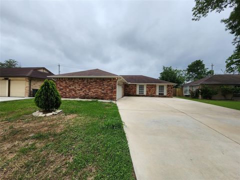 Single Family Residence in Webster TX 2710 Pilgrims Point Drive.jpg