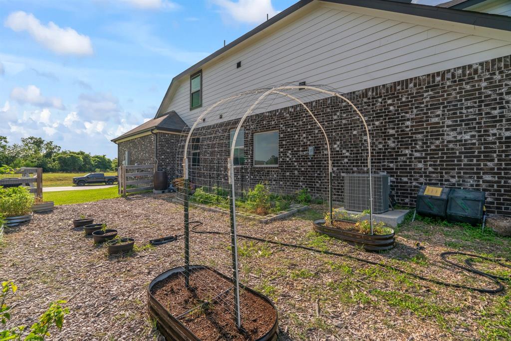 4303 Leslies Way, Dickinson, Texas image 35