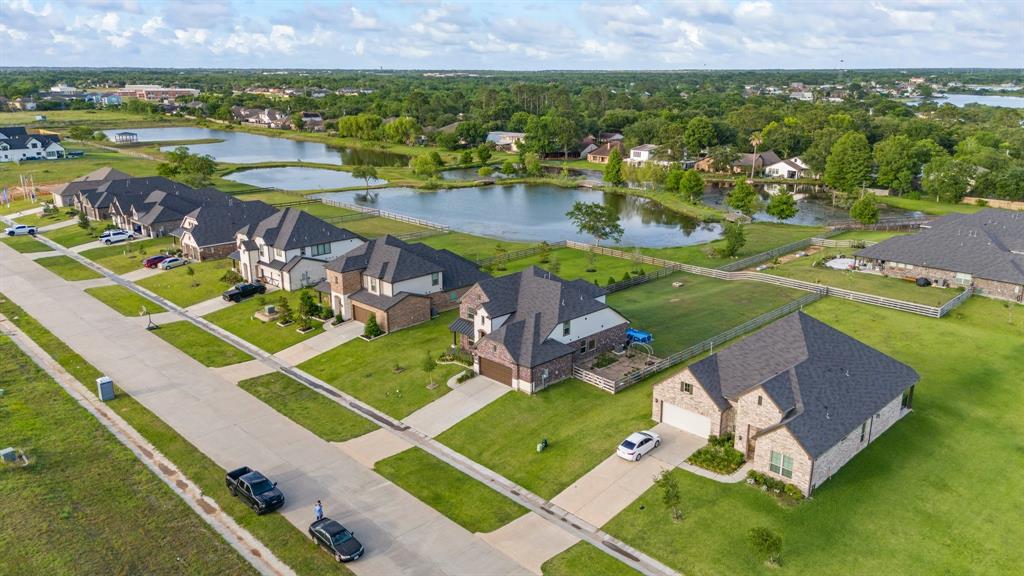 4303 Leslies Way, Dickinson, Texas image 40