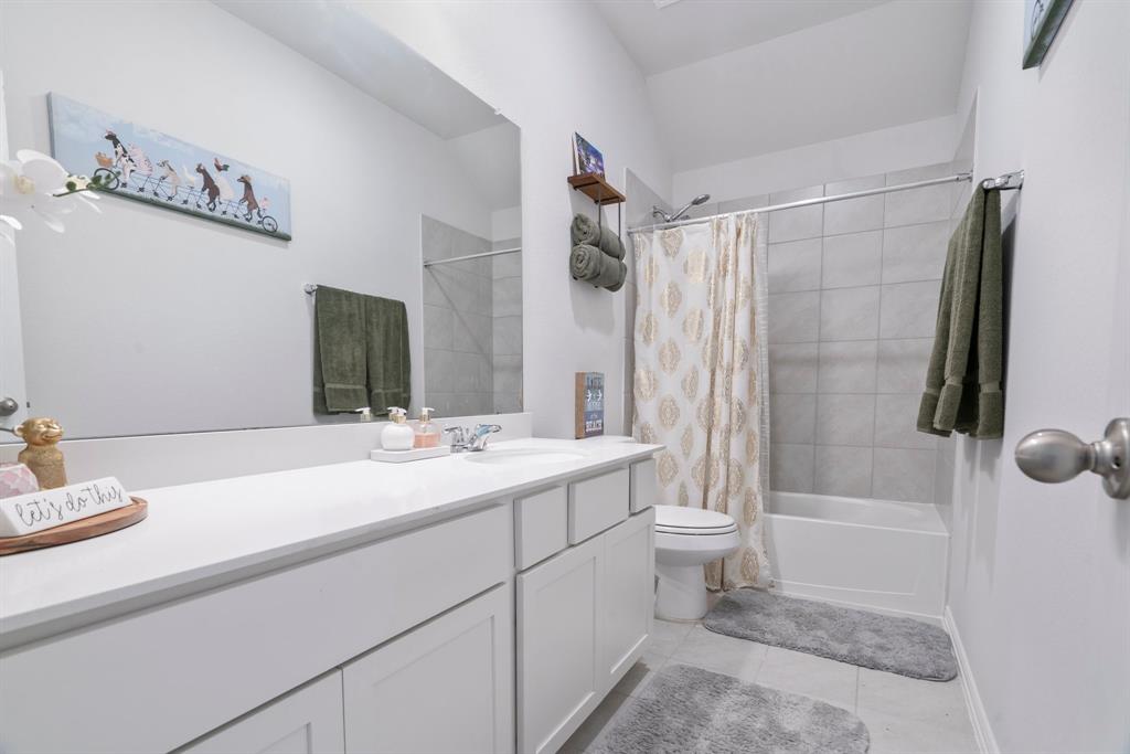 4303 Leslies Way, Dickinson, Texas image 26