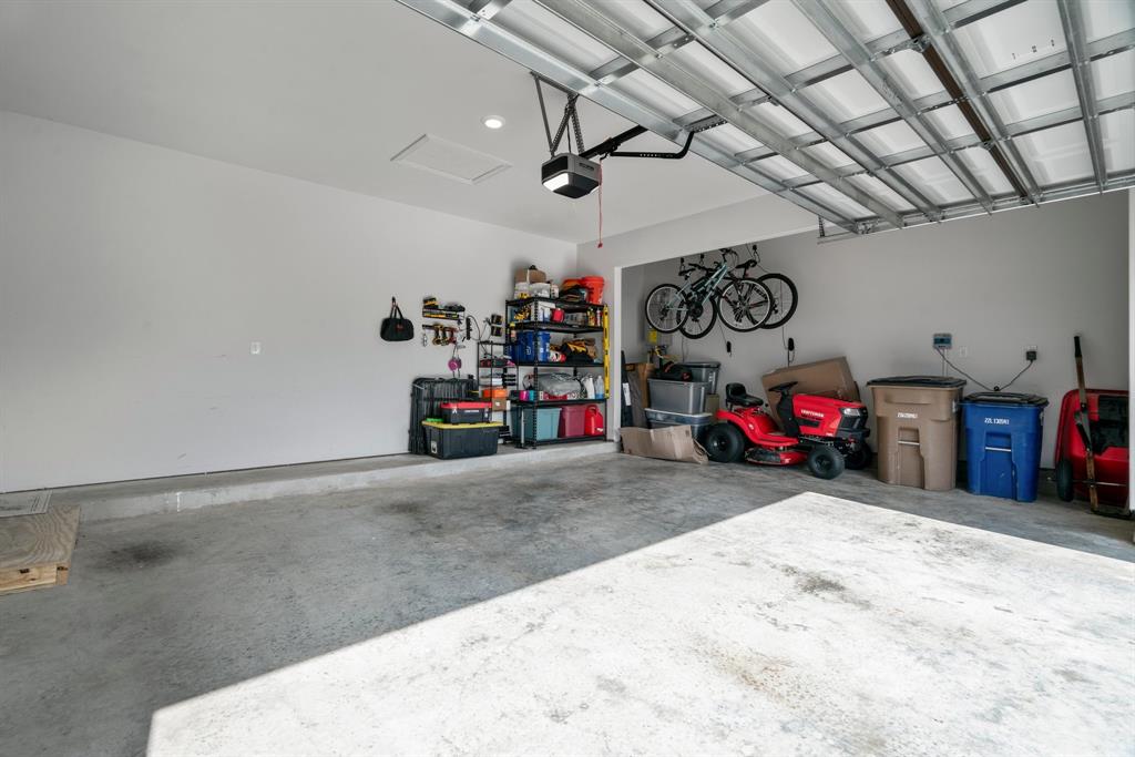 4303 Leslies Way, Dickinson, Texas image 30