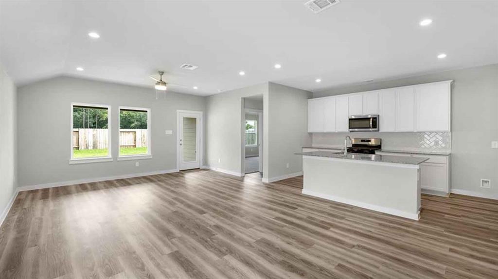 8502 Santorini Way, Iowa Colony, Texas image 4