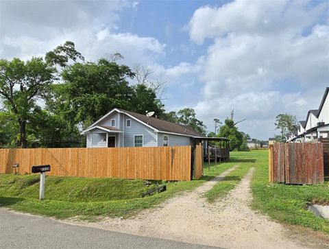 Photo of 1110 Paul Quinn Street, Houston, TX 77091 (MLS # 80816934)
