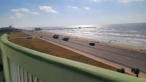 Condominium in Galveston TX 9420 Seawall Boulevard 22.jpg