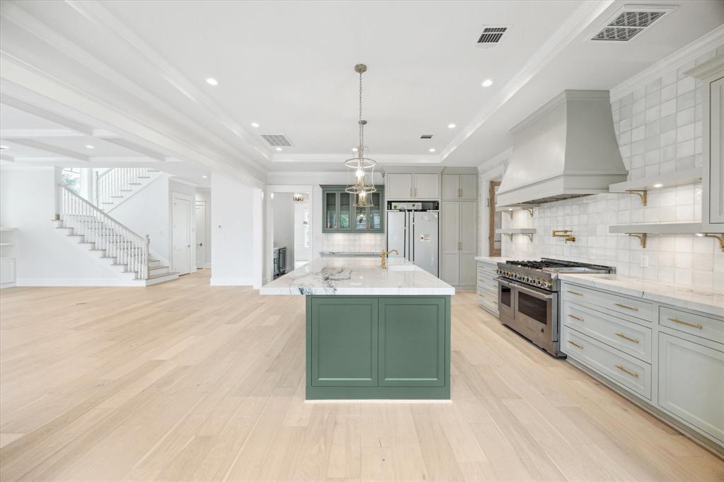 5518 Schumacher Lane, Houston, Texas image 16