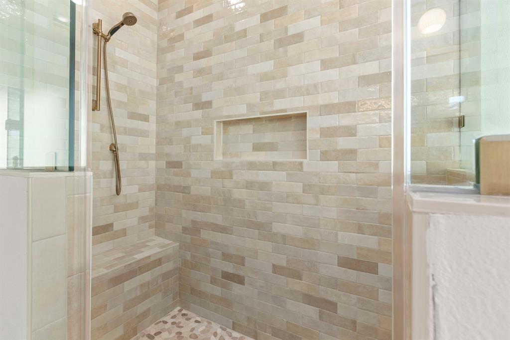 662 Blue Topaz Drive, Bellville, Texas image 32