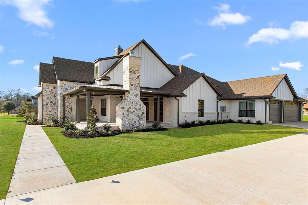 662 Blue Topaz Drive, Bellville, Texas image 4