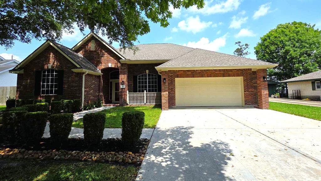 8931 Pine Shores Drive, Humble, Texas image 1