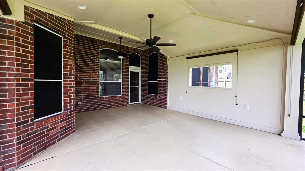 8931 Pine Shores Drive, Humble, Texas image 41