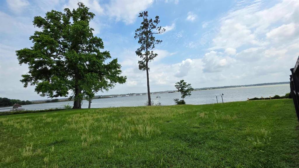8931 Pine Shores Drive, Humble, Texas image 38