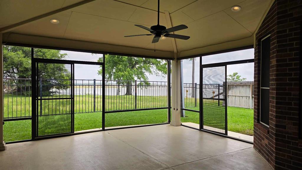 8931 Pine Shores Drive, Humble, Texas image 42