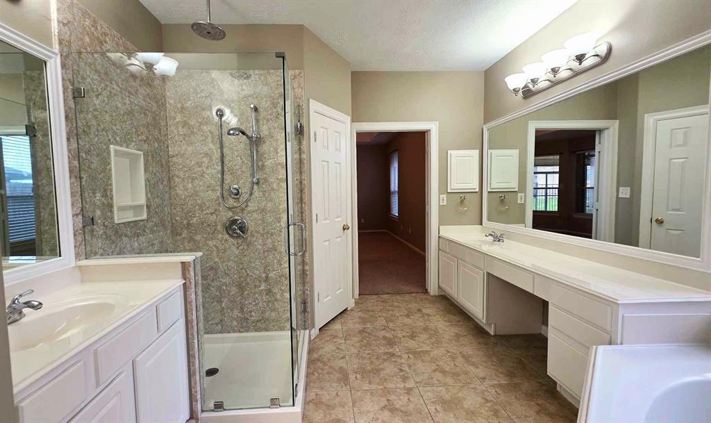 8931 Pine Shores Drive, Humble, Texas image 21