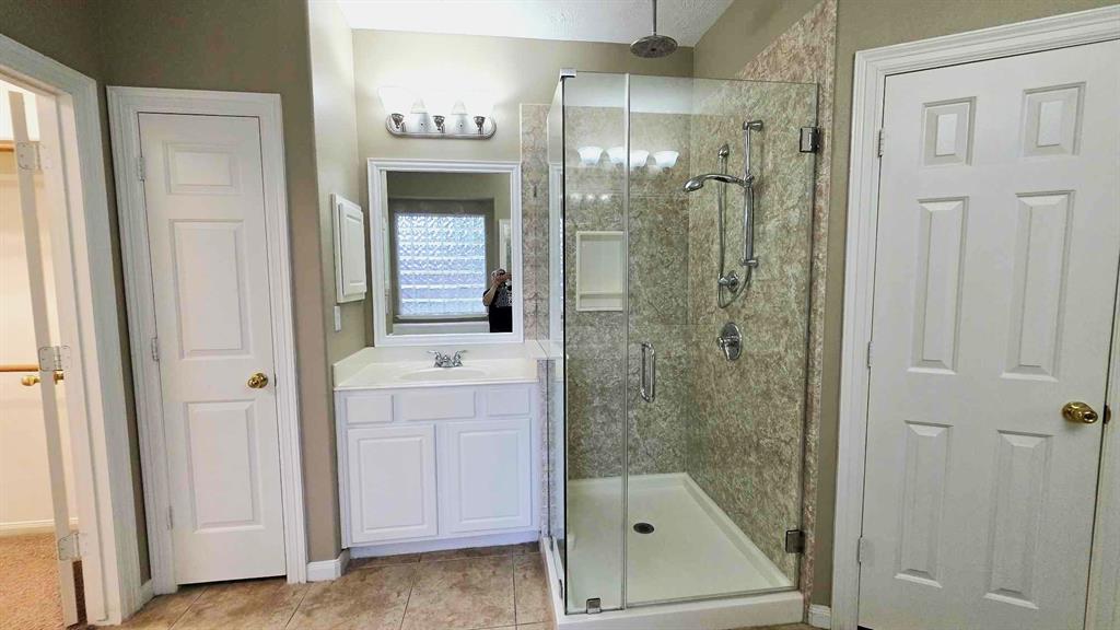 8931 Pine Shores Drive, Humble, Texas image 22