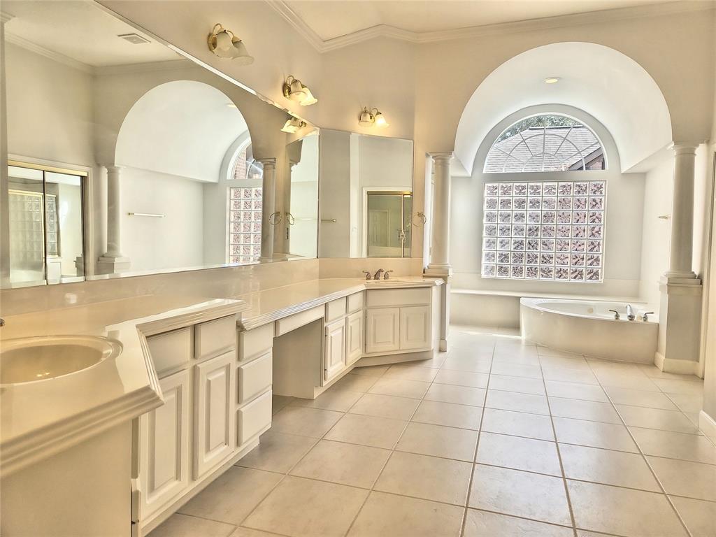 9923 Eden Valley Drive, Spring, Texas image 21
