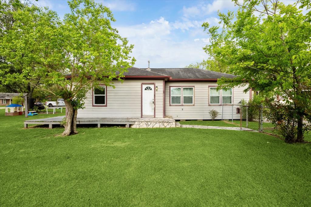 4018 Fm 646 Road, Santa Fe, Texas image 1