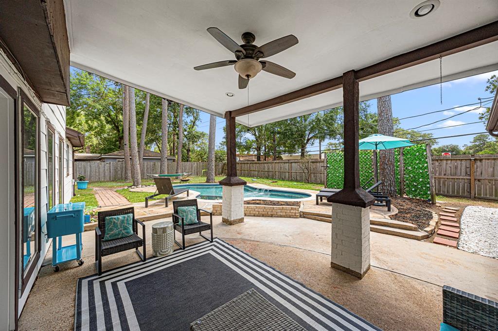 15115 Gladebrook Drive, Houston, Texas image 11