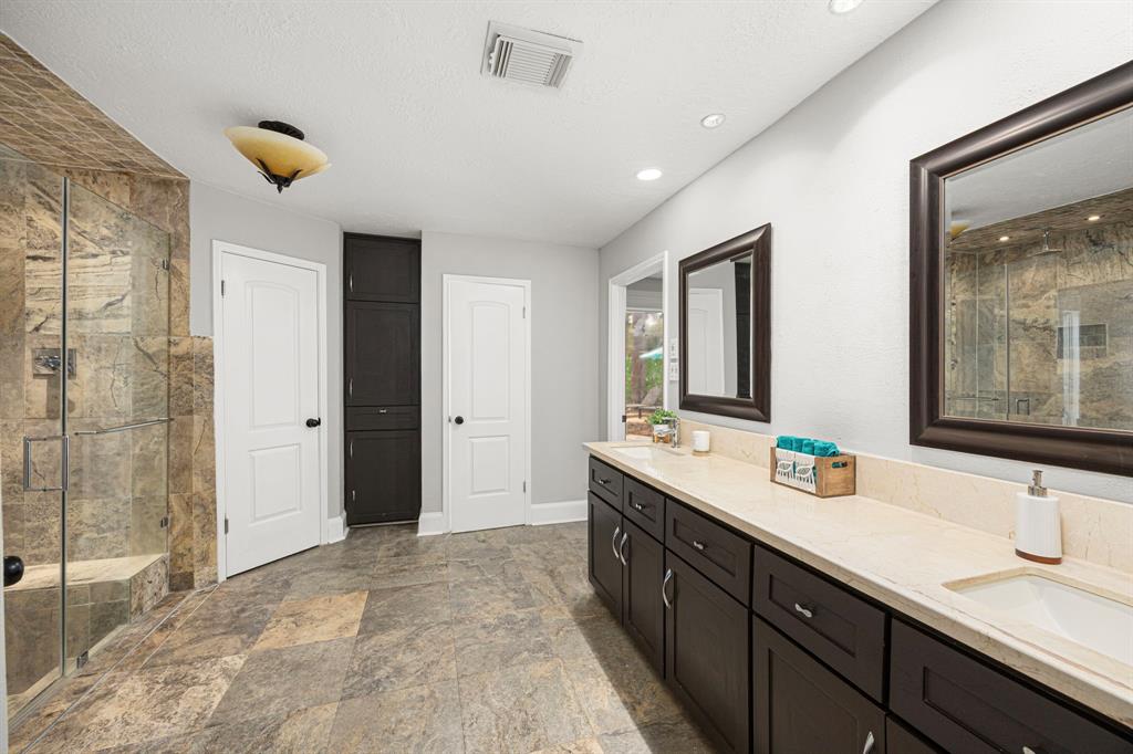 15115 Gladebrook Drive, Houston, Texas image 7