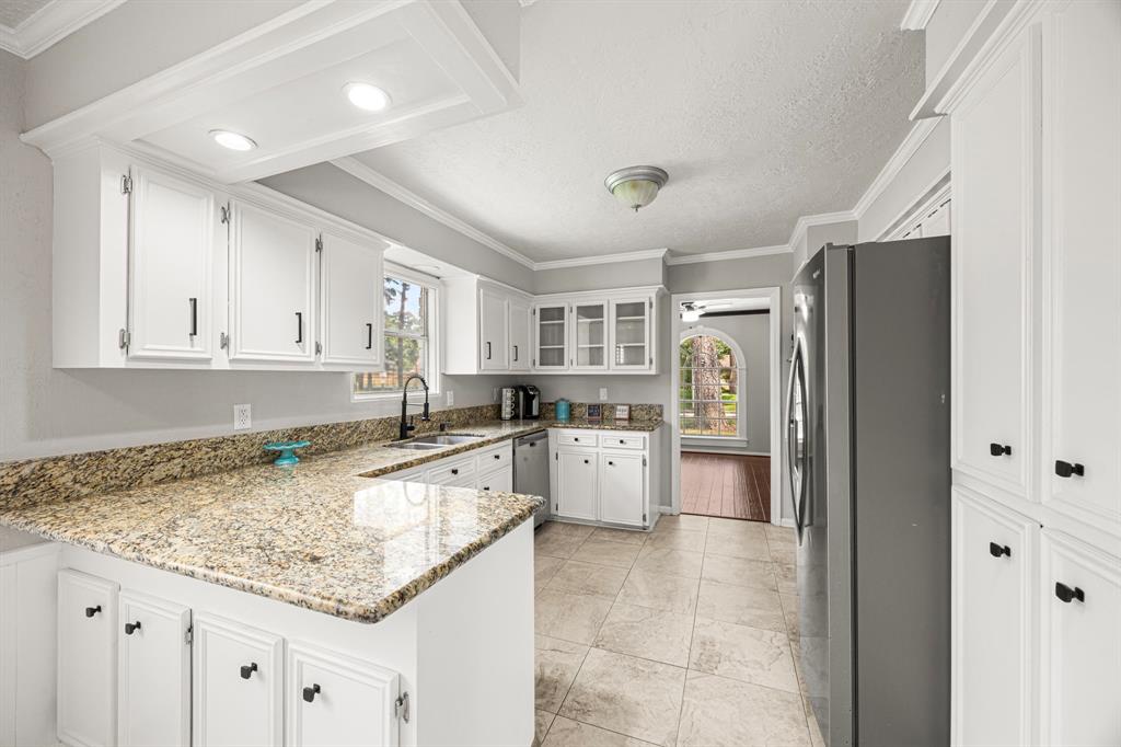 15115 Gladebrook Drive, Houston, Texas image 5