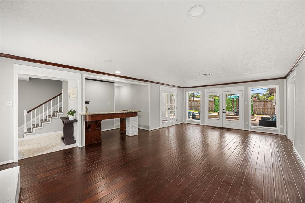 15115 Gladebrook Drive, Houston, Texas image 4