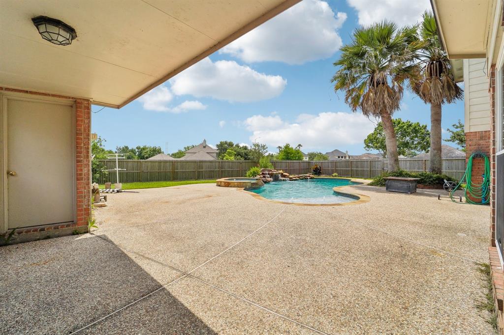 2422 Acadiana Lane