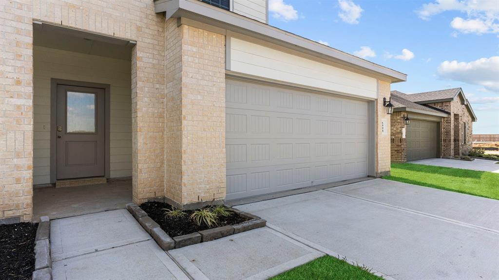 30506 White Cliff Court, Fulshear, Texas image 2