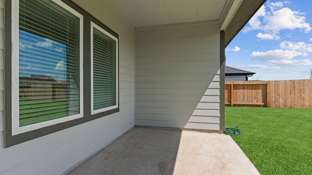 30506 White Cliff Court, Fulshear, Texas image 37
