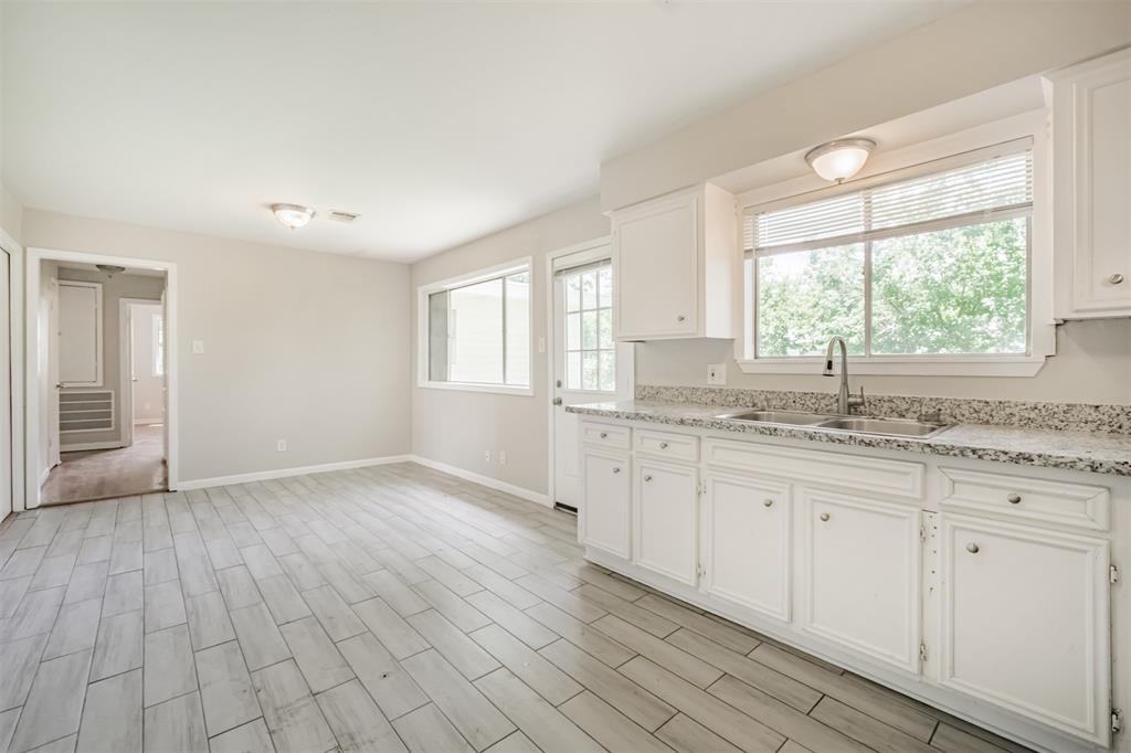 1306 Glencrest Drive